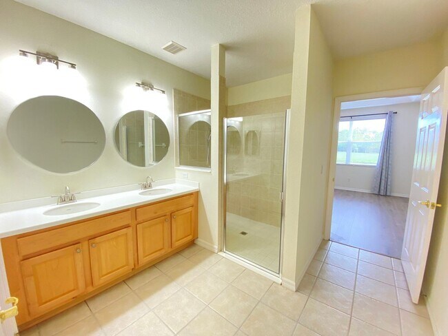 Building Photo - 9435 Myrtle Creek Ln