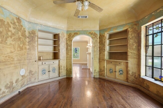 Building Photo - 6025 Lewis St