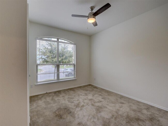 Building Photo - 1045 Arbor Acres Loop