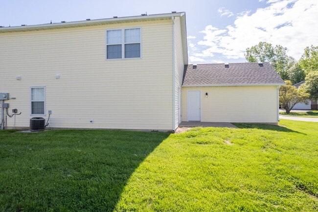 Building Photo - 5009-5011 Betty Jean Way