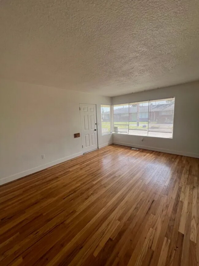 Building Photo - TFSC-B3008-3018