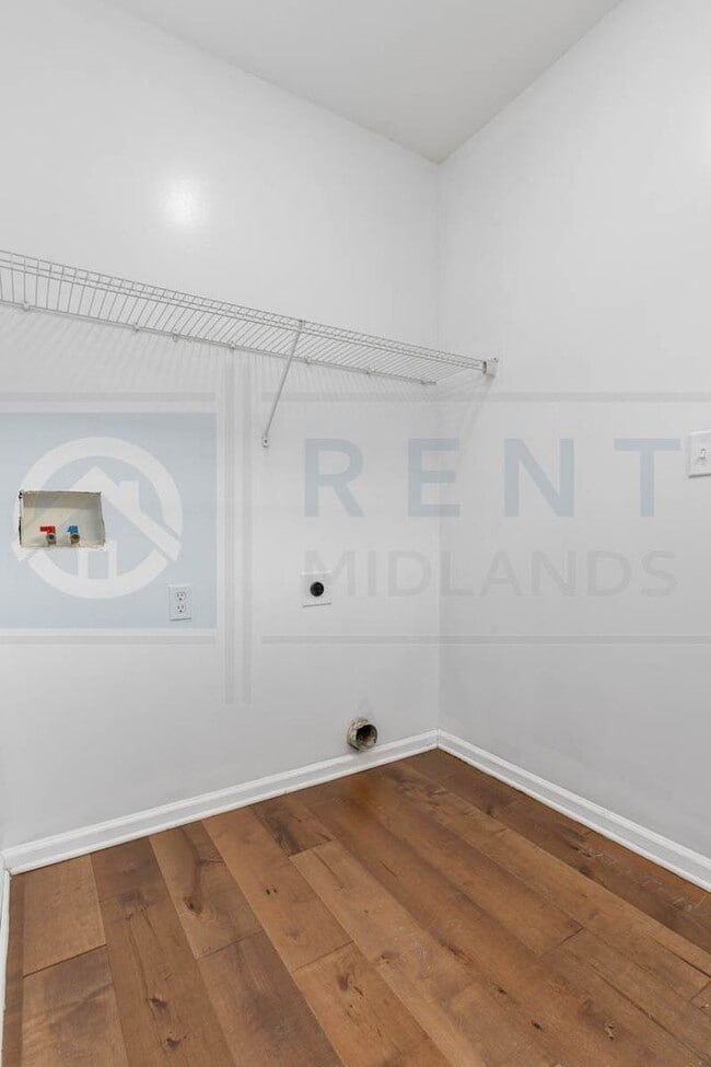 Building Photo - Available Now: Updated 3 Bedroom with Garage!