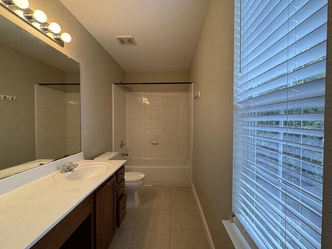 Building Photo - 861 Barrel Point