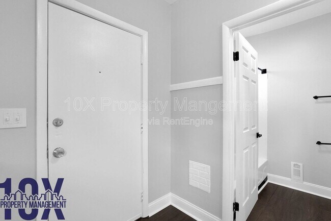 Building Photo - 1805 S 6th St