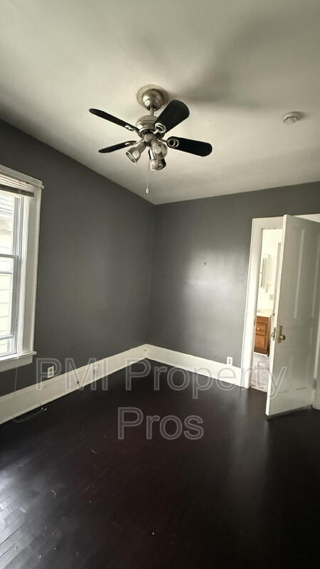 Building Photo - 2752 N Fratney St