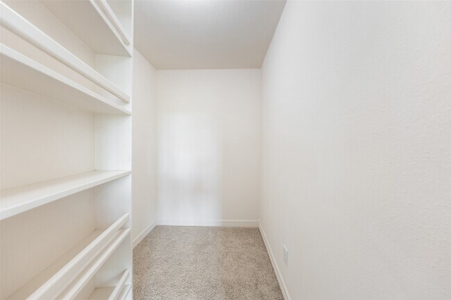 Building Photo - 5450 Faircreek Ln