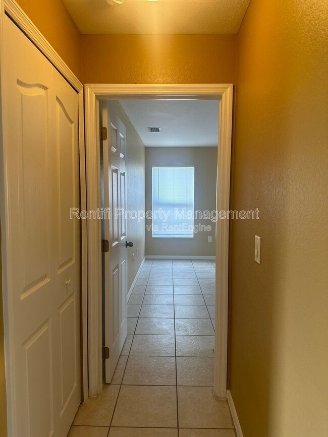 Building Photo - 1513 NE 36th Terrace