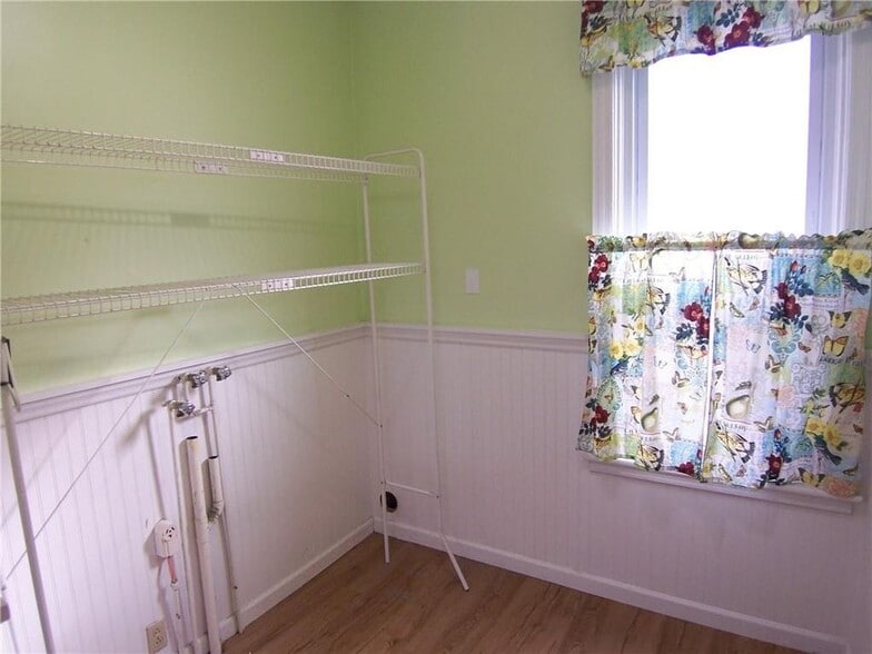 laundry room - 300 Washington Ave