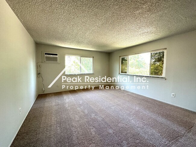Building Photo - 4548 Ashcroft Ave