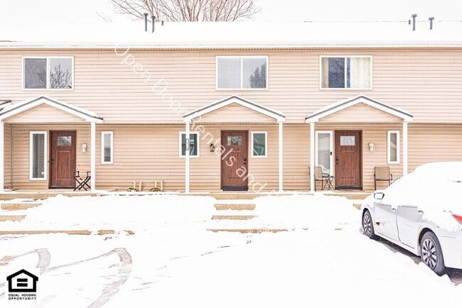 Building Photo - 15110 Tally Ho Dr