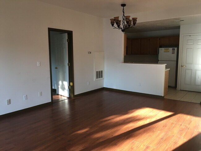 Building Photo - 3845 Canyon River Wy