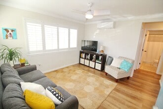 Building Photo - Nicely Remodeled and Completely Unfurnishe...