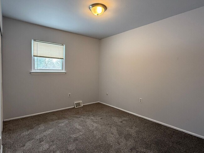 Building Photo - 4 Bed Home - Boothwyn, PA