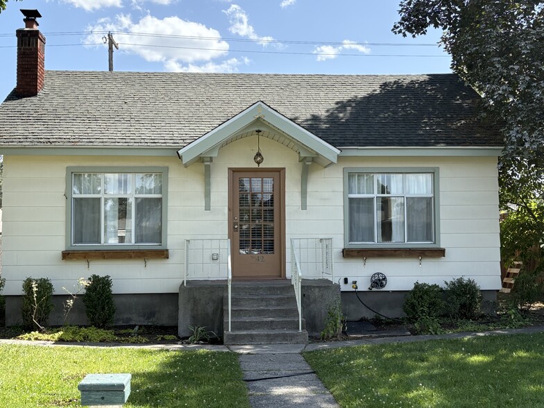 Primary Photo - 42 E Rich Ave