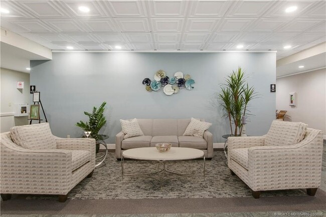 Building Photo - 5323 SE Miles Grant Rd