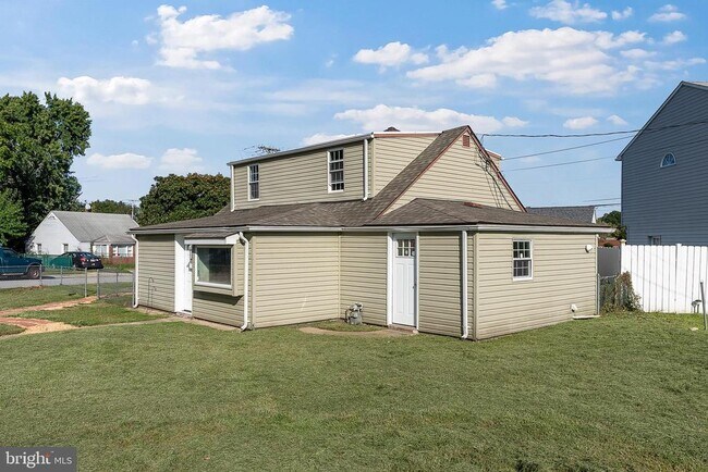 Building Photo - 3301 Sollers Point Rd
