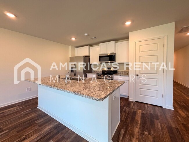 Building Photo - 305 Pne Rdg Dr