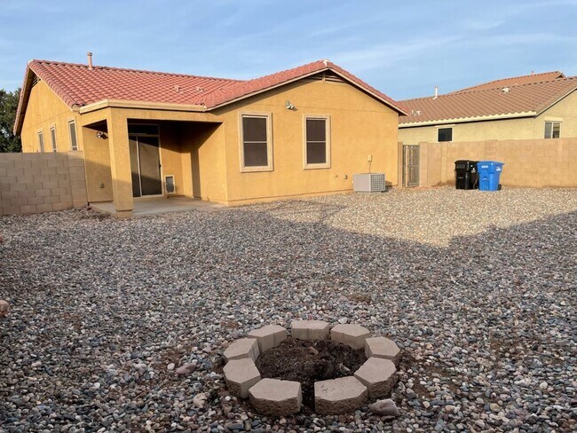 Building Photo - Attractive 3 bed, 2 bath home