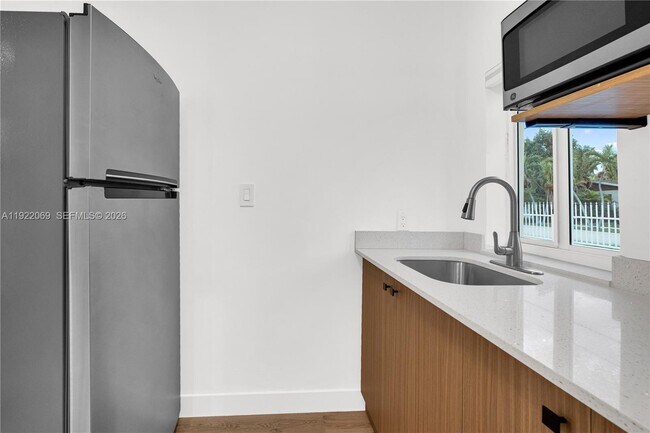 Building Photo - 4701 SW 104th Ct