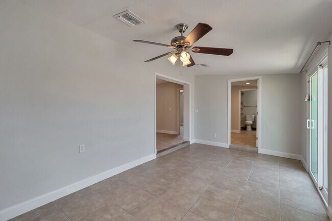 Building Photo - 6 BED HOUSE CLOSE TO ASU CAMPUS