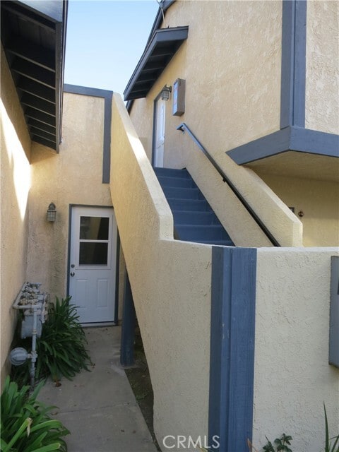 Building Photo - 527 E Colorado Blvd