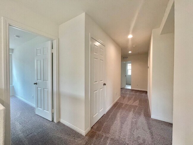 Building Photo - 20182 Sanquinella Cir