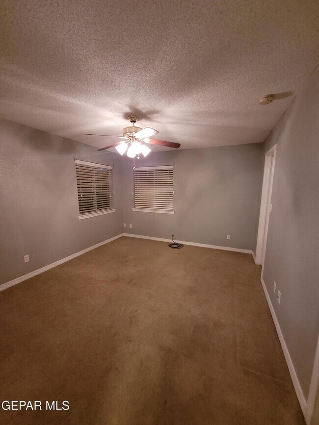Building Photo - 11330 Loma Del Sol Dr