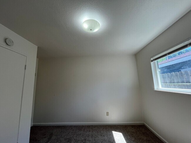 Building Photo - 8890 Arcade- 4 Bedroom 2 Bath home