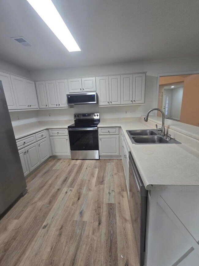 Building Photo - 496 Connemara Trail