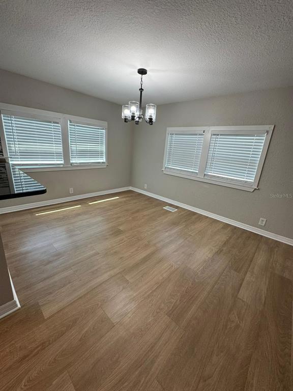 Building Photo - 608 River Village Dr