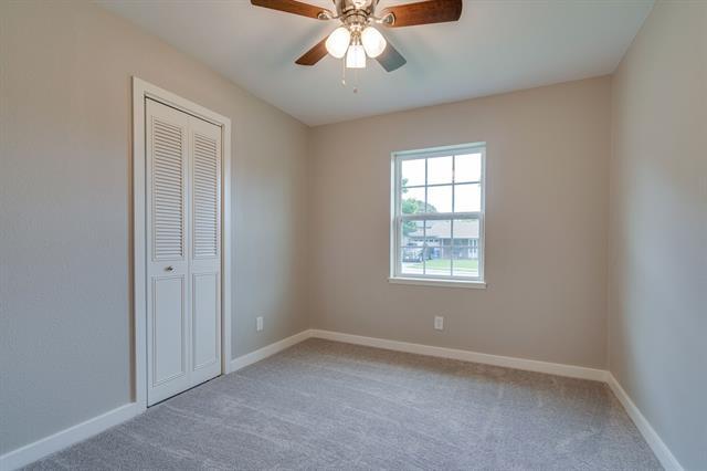 Building Photo - 930 Briarwood Dr