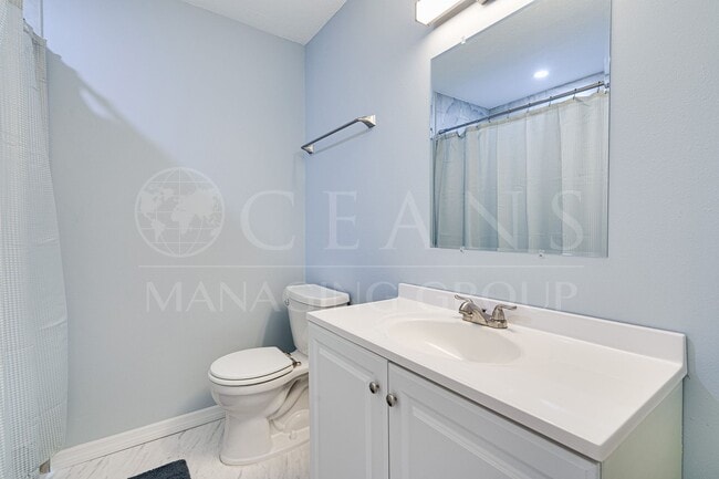 Building Photo - Beautifully Furnished 2BR Home + Bonus Room