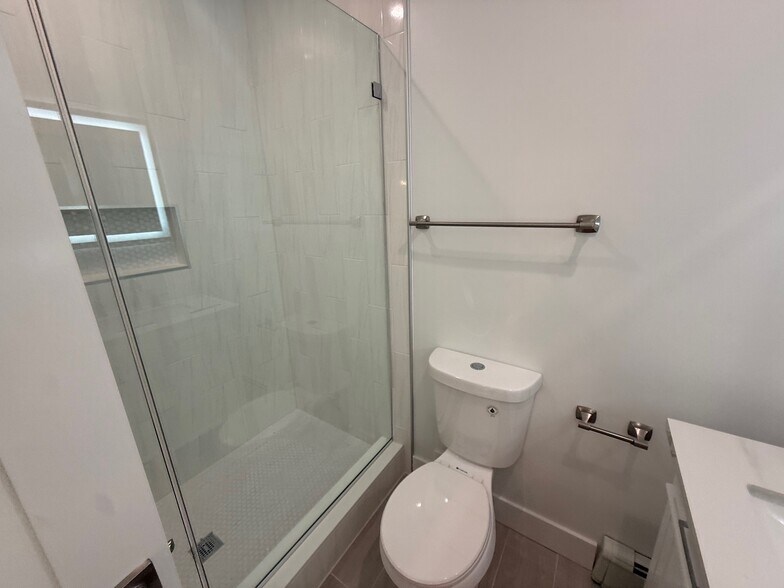 Building Photo - 53 W Eagle St