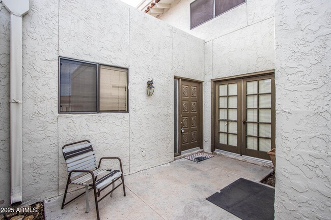 Building Photo - 7633 E Sandalwood Dr