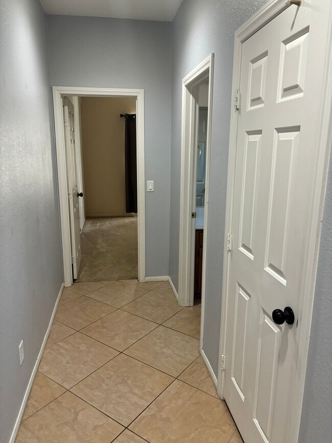 Building Photo - Wonderful single story rental in the heart of Summerlin