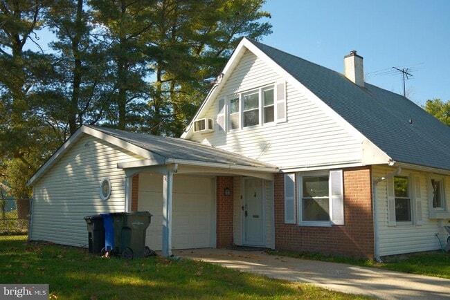 Building Photo - 6 Botany Cir