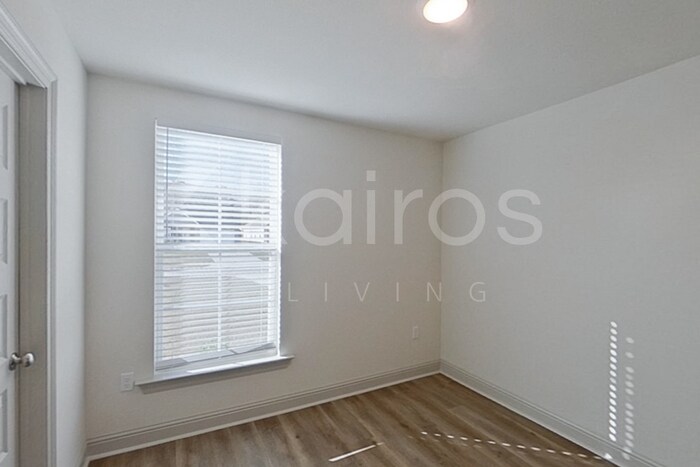 Building Photo - 8049 Hendrick Dr