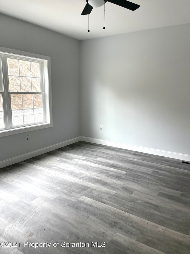 Building Photo - 415 Felts St