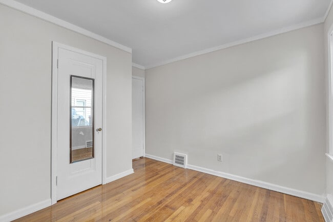 Building Photo - 11319 Tecumseh Ave