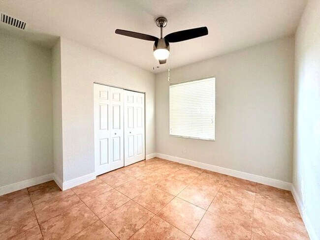 Building Photo - 888 Quartz Terrace