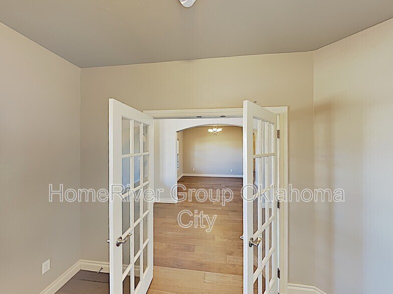 Building Photo - 15300 SE 57th St