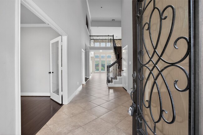 Building Photo - 6535 Arroyo Springs Ln