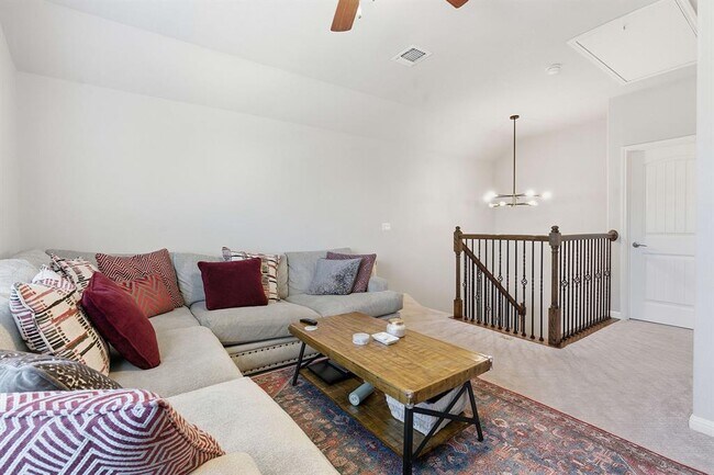 Building Photo - 5720 Baythorne Dr