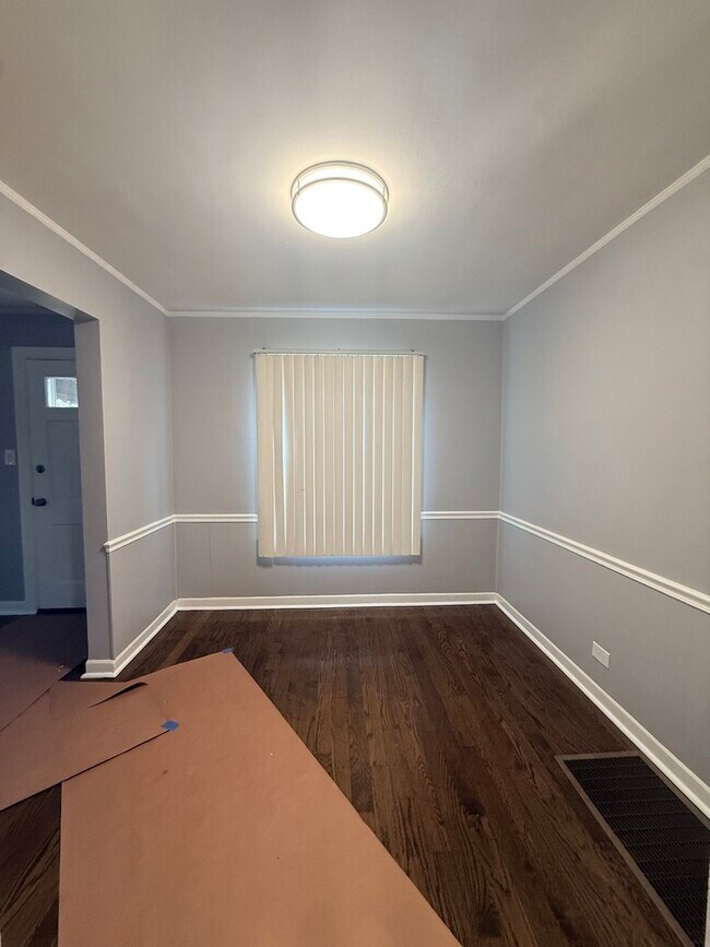 Building Photo - 304 Hyde Park Ave