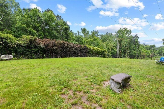 Building Photo - 1005 Regal Hills Ln