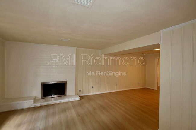 Building Photo - 8402 Kalb Rd
