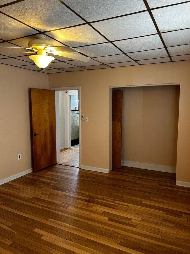 Building Photo - 308 North Blakely Street