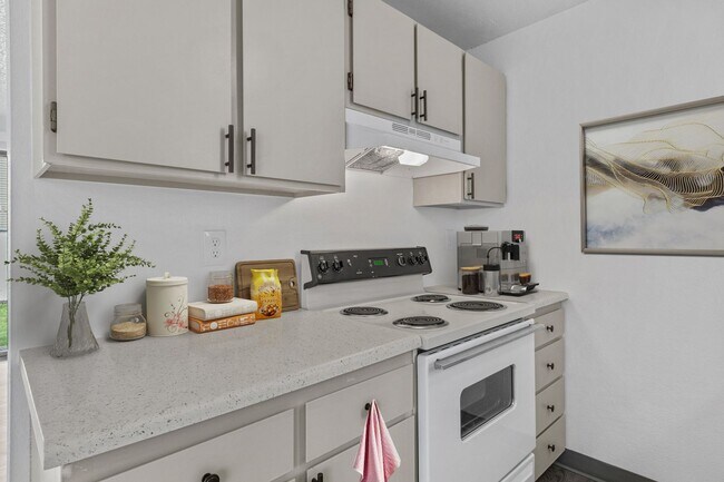 Building Photo - Free rent through June! Amazing one bedroo...