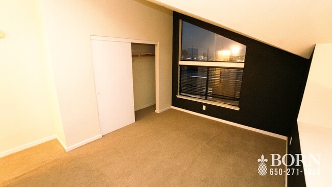 Building Photo - 939 Laurel St