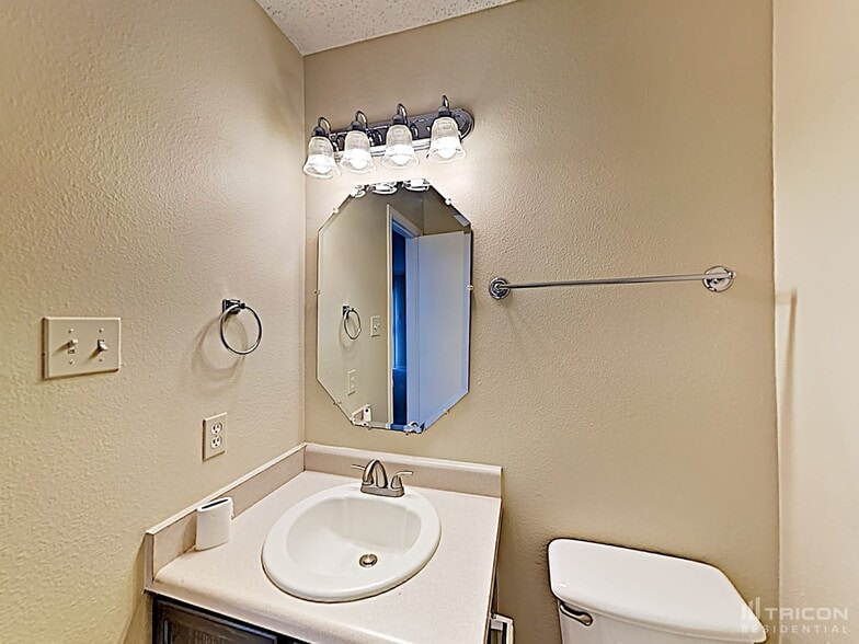 Building Photo - 6007 Ferrysage Dr